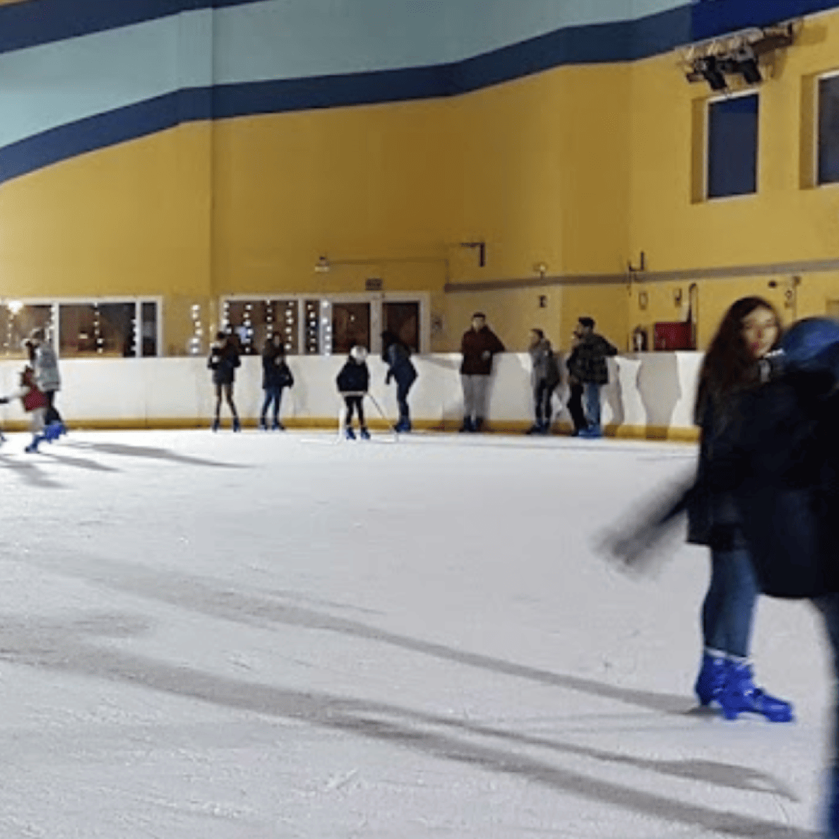 Pista de Hielo Benalmádena: Patinaje en la Costa del Sol