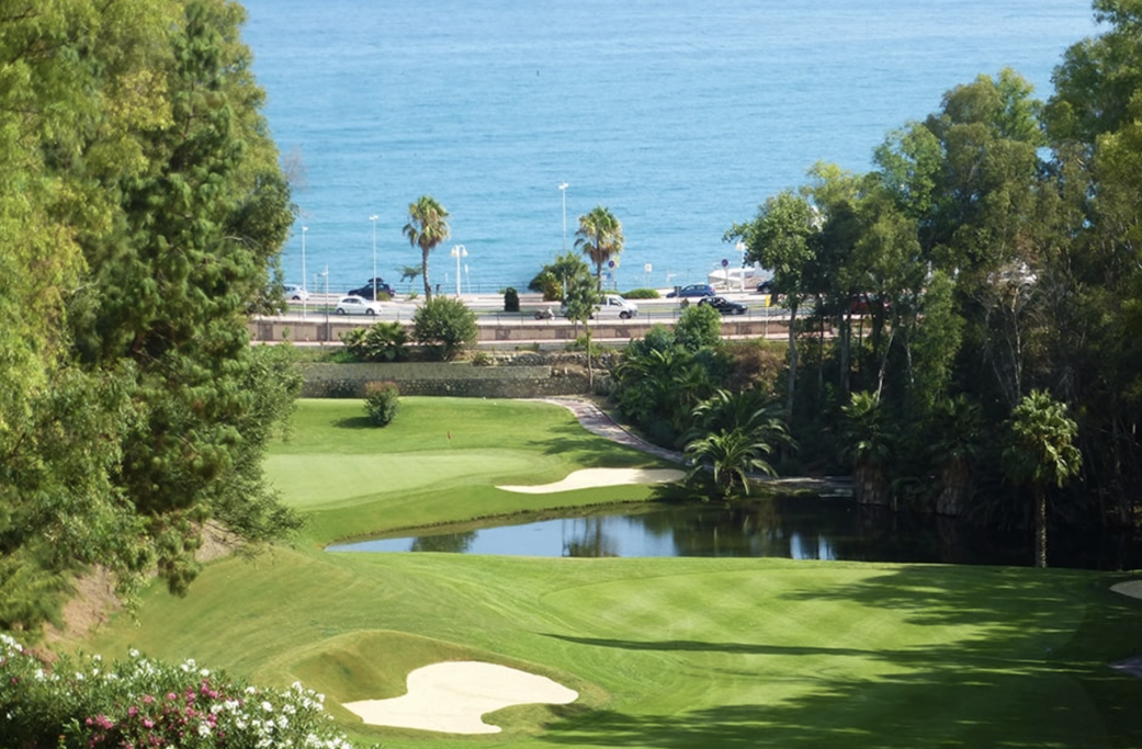 Golf de Torrequebrada en Benalmádena: Un Campo de Golf de Lujo a Pocos Pasos de Ocean Breeze