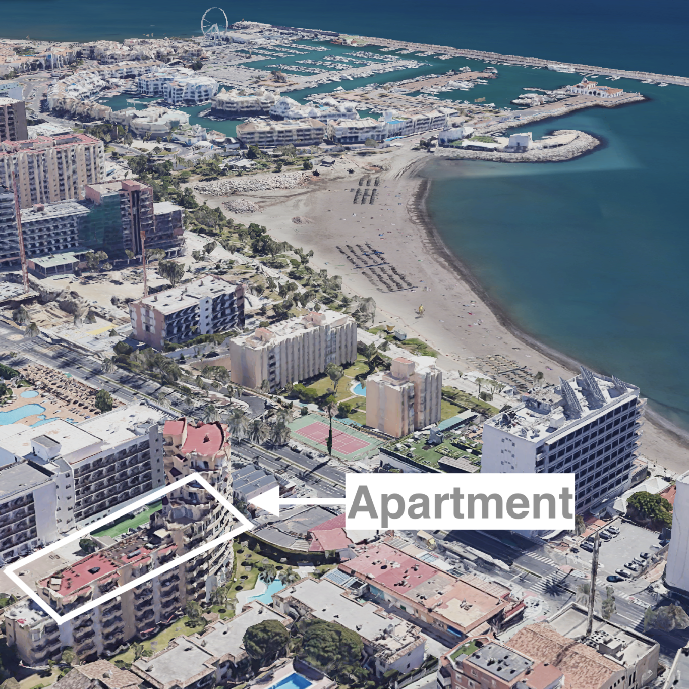 Benalmádena desde las Alturas: Piso de Lujo junto al Puerto Marina y el Mar Mediterráneo